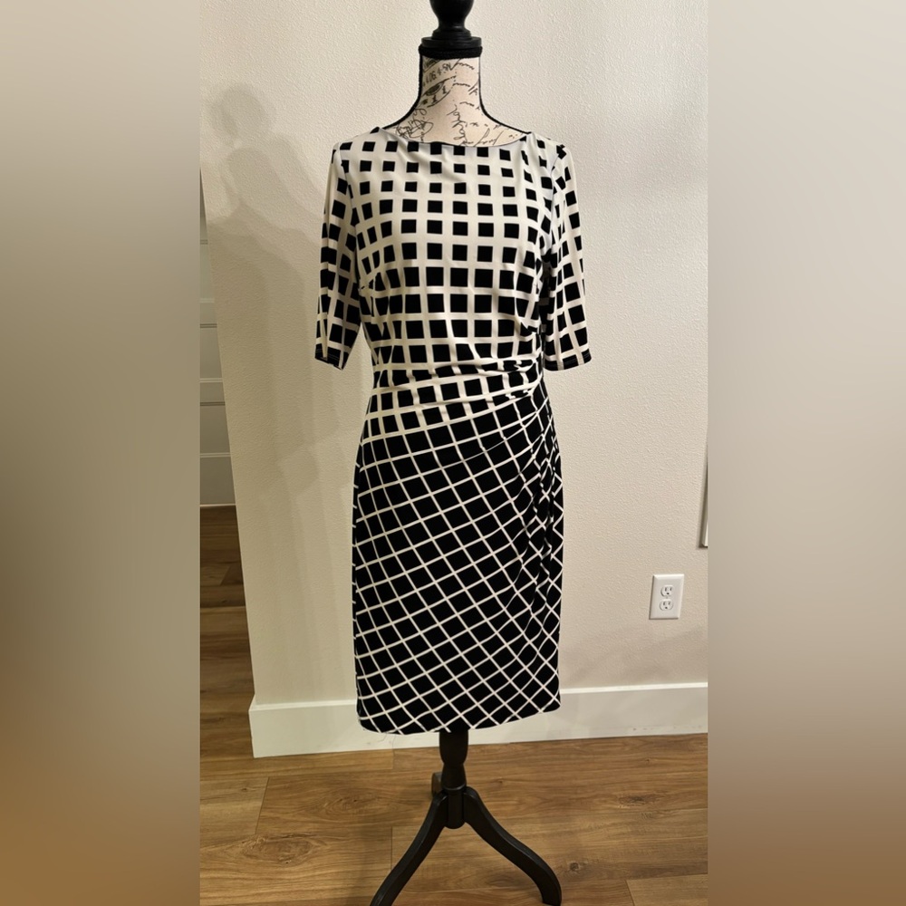 Anne Klein | Cream Black Geometric Career Wear Rouched Short Sleeve Dress Sz 10